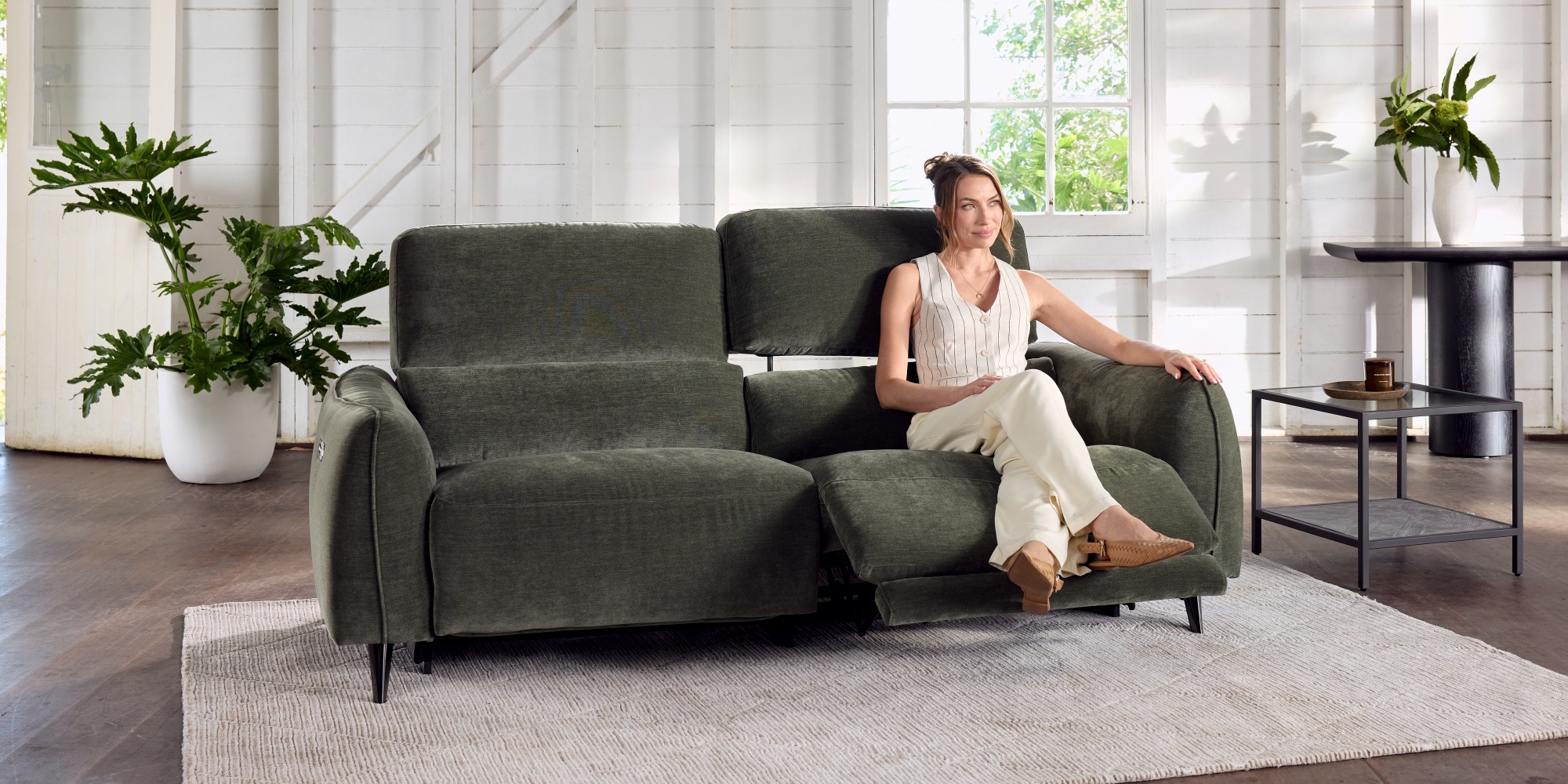 Plush recliner lounge top